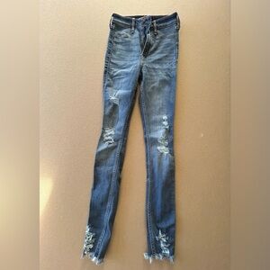 Hollister Ultra High Rise Jeans Leggings. Distressed W24xL28 Size 0R​
